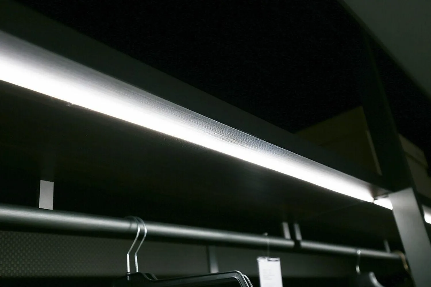 Molteni & C Kleiderschränke|Kleiderschrank Gliss Master Larix Moro Glas Stopsol Grau Nussbaum mit Innenausstattung und Beleuchtung