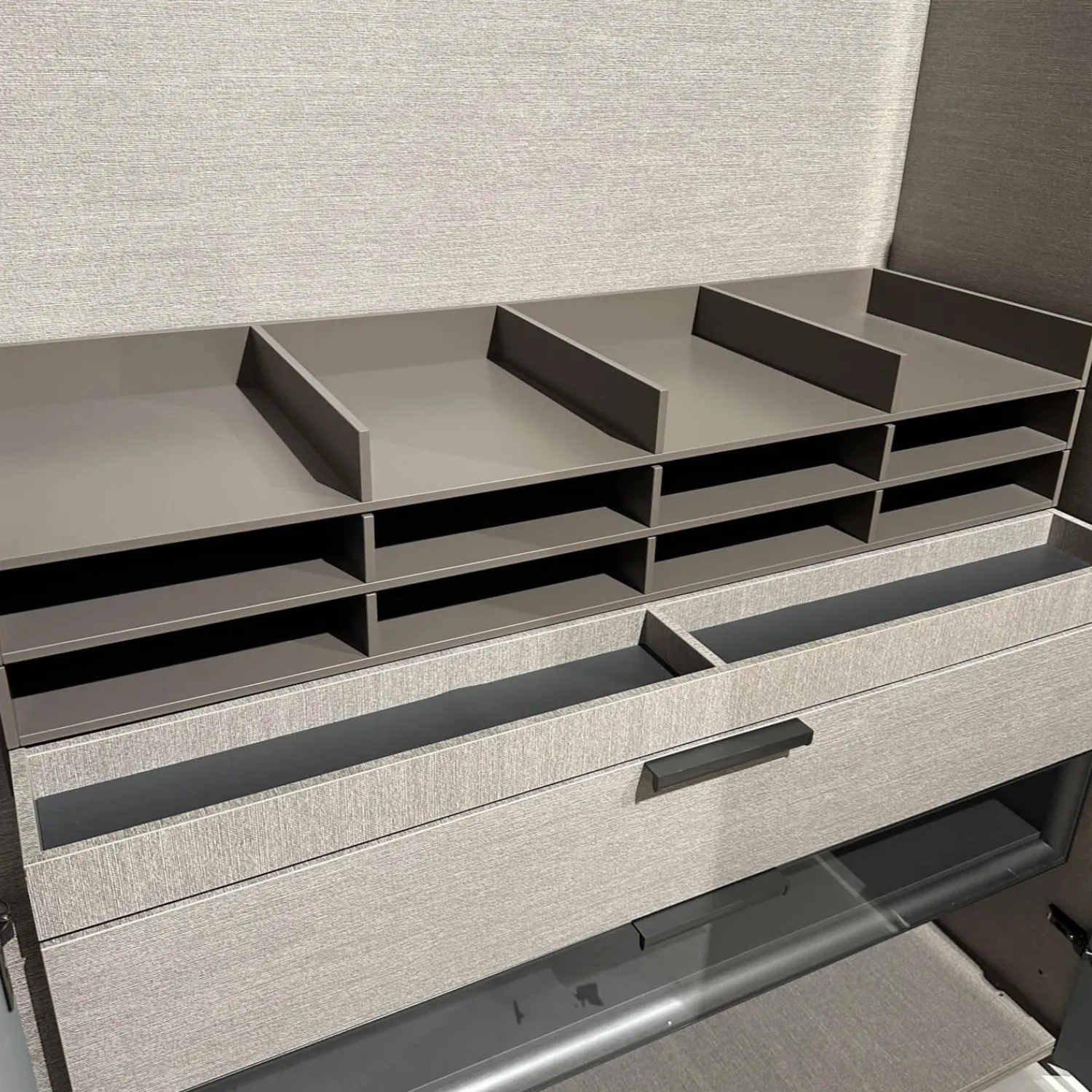 Molteni & C Kleiderschränke|Kleiderschrank Gliss Master Korpus Melaminbeschichtet Shantung Grau Front Lack Blaugrau Mit Drehtür