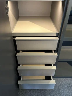 Poliform Kleiderschränke|Kleiderschrank New Entry Metallisch Lackiert Bronzo 23 Grau Anthrazit Und Ardesia Glas Grau Anthrazit Mit Beleuchtung
