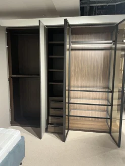 Novamobili Kleiderschränke|Kleiderschrank Night Collection 2022 Front Lack 331 Visone Matt Korpus 72 Noce Mit Beleuchtung