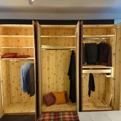 Anrei Kleiderschränke|Kleiderschrank Zirbenholztüren Massiv Mit Blättermotiv Weißöl Innen Vollholz