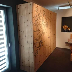 Anrei Kleiderschränke|Kleiderschrank Zirbenholztüren Massiv Mit Blättermotiv Weißöl Innen Vollholz