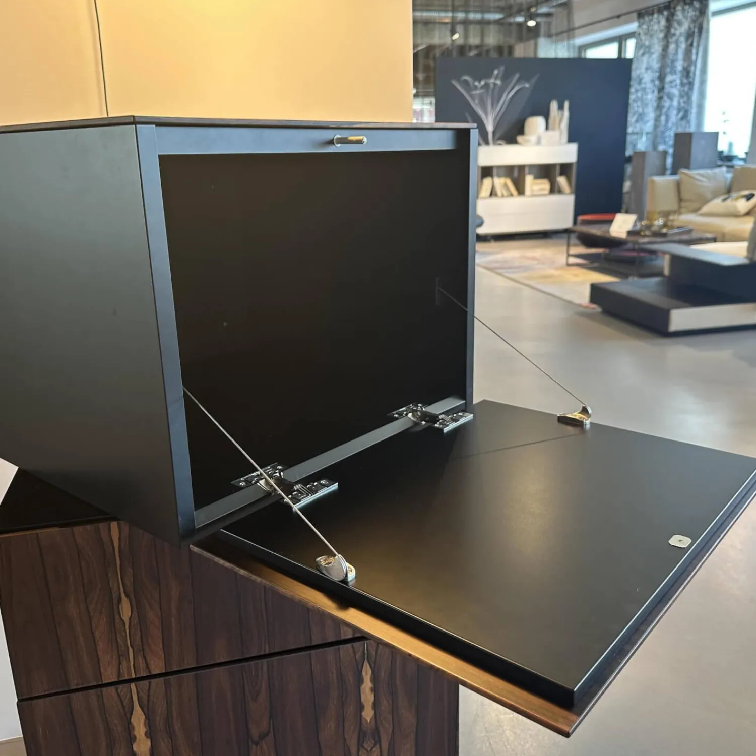 Kettnaker Kommoden & Sideboards|Kommode Alea Edelfurnier Zirikote Lack Schwarz Mit Drehfunktion