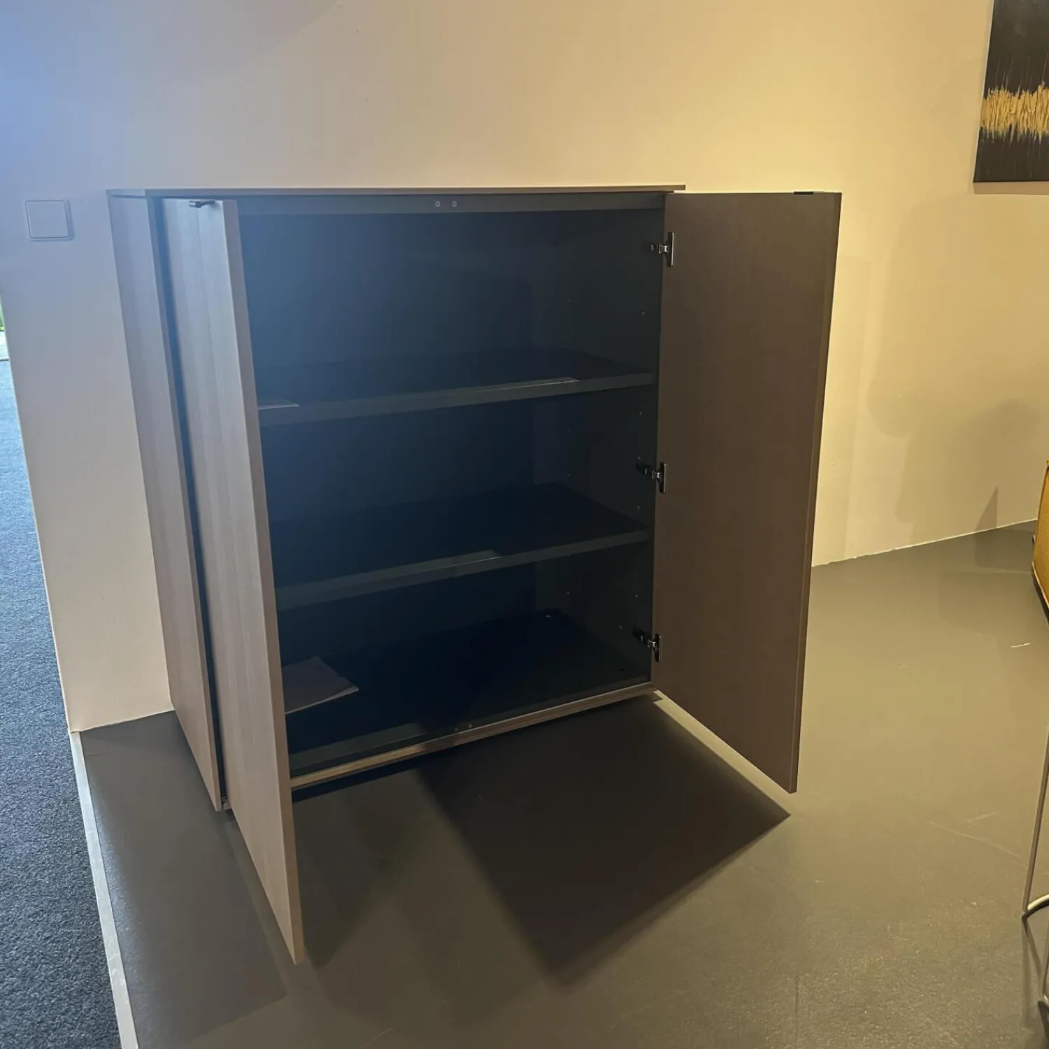 Interlübke Kommoden & Sideboards|Kommode Cube Fine Esche Quarz Korpus Mattlack M81 Bahia Matt Grün Griff Leder Schwarz Mit Keder