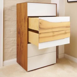 Scholtissek Kommoden & Sideboards|Kommode Farn Mit Baumkante Korpus Massiv Nussbaum Glasfront Optiwhite RAL 9010 Matt