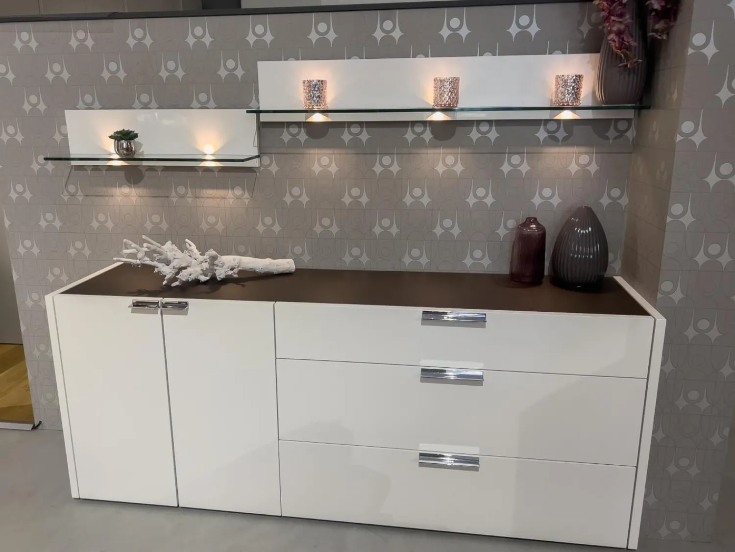 Hülsta Kommoden & Sideboards|Kommode Fena Lack Pure White Weiß Mit Wandboard Glas Und Beleuchtung