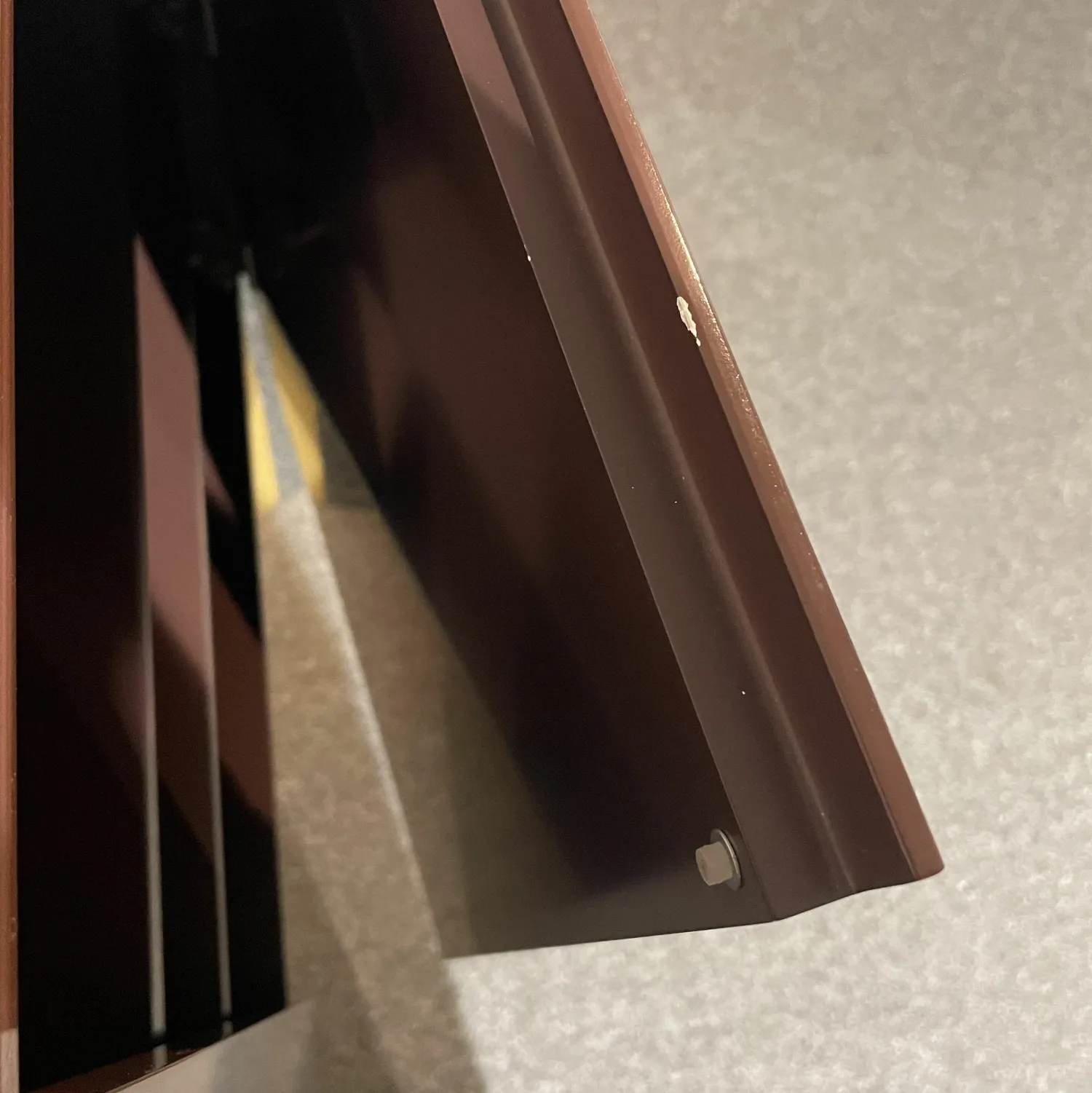 Interlübke Kommoden & Sideboards|Kommode Just Cube Light Lack M41 Burgund Rot Abdeckplatte Glas Gestell Messingfarben