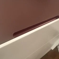 Christine Kröncke Kommoden & Sideboards|Kommode You 46 Lack Pearl Weiß Matt Oberplatte Linoleum Braun Rot