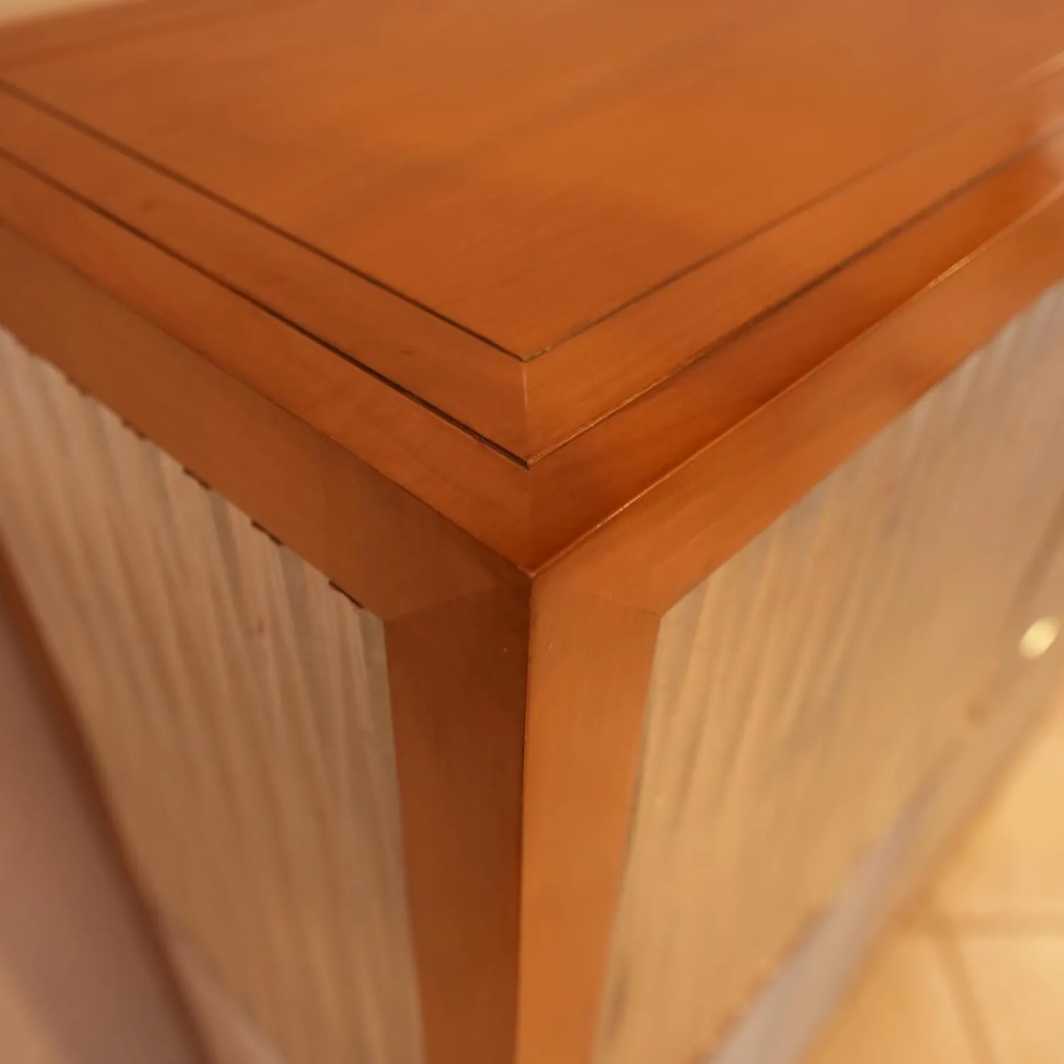 Zephir Kommoden & Sideboards|Kommode Kischbaumholz Massiv Türen Im Edlen Silberglanz Look Grifflos