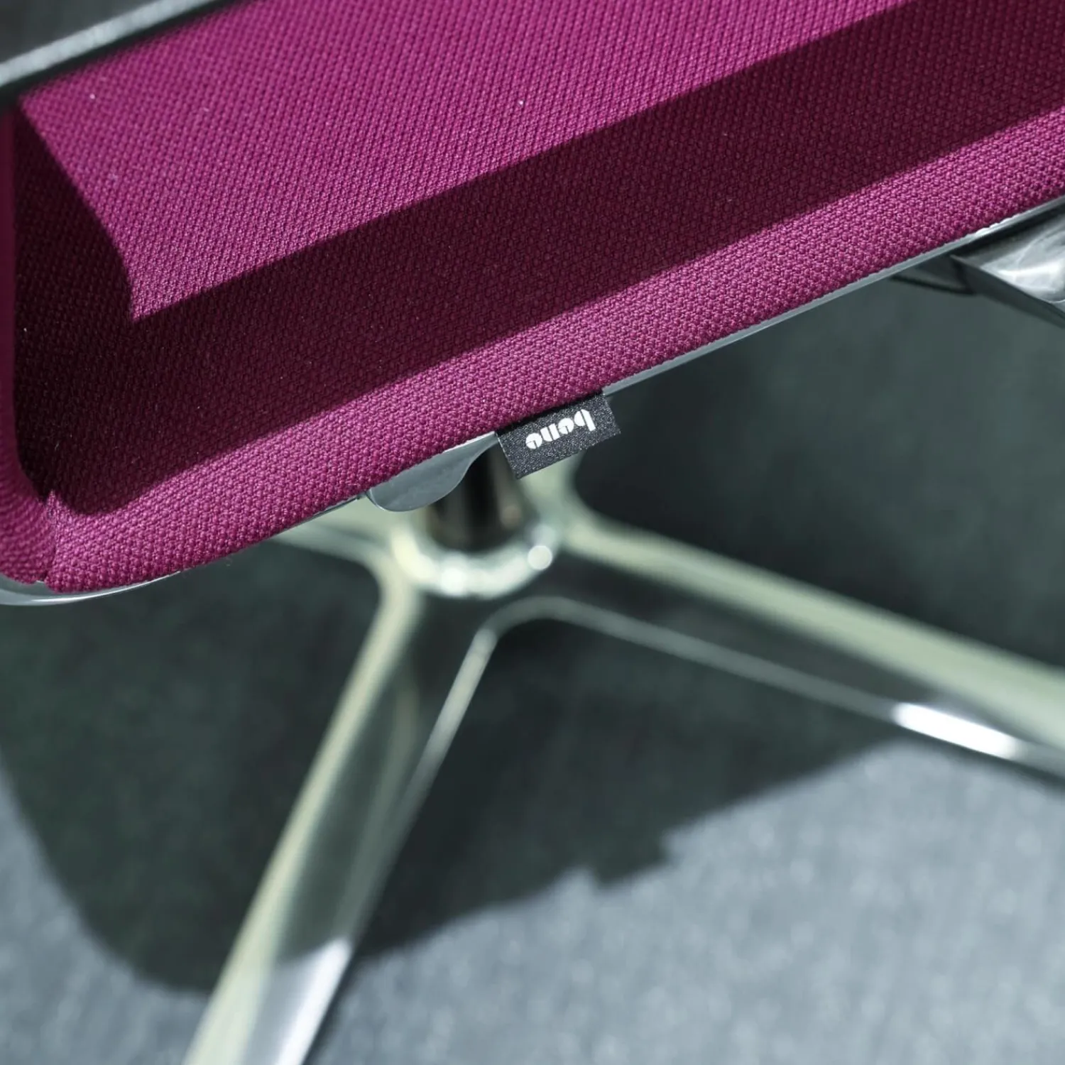 Bene Einzelstühle|Konferenzstuhl Filo Bezug Steelcut Maulbeere Drehgestell Mit Rückholmechanik