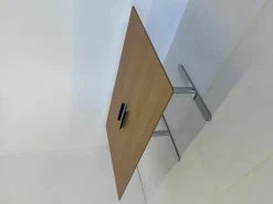 Montana Schreibtische & Sekretäre|Konferenztisch HiLow Conference Eiche Furniert Gestell Alu Verchromt