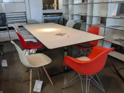 USM Haller Schreibtische & Sekretäre|Konferenztisch Kitos M Meeting HPL Fenix Weiß