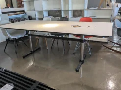 USM Haller Schreibtische & Sekretäre|Konferenztisch Kitos M Meeting HPL Fenix Weiß