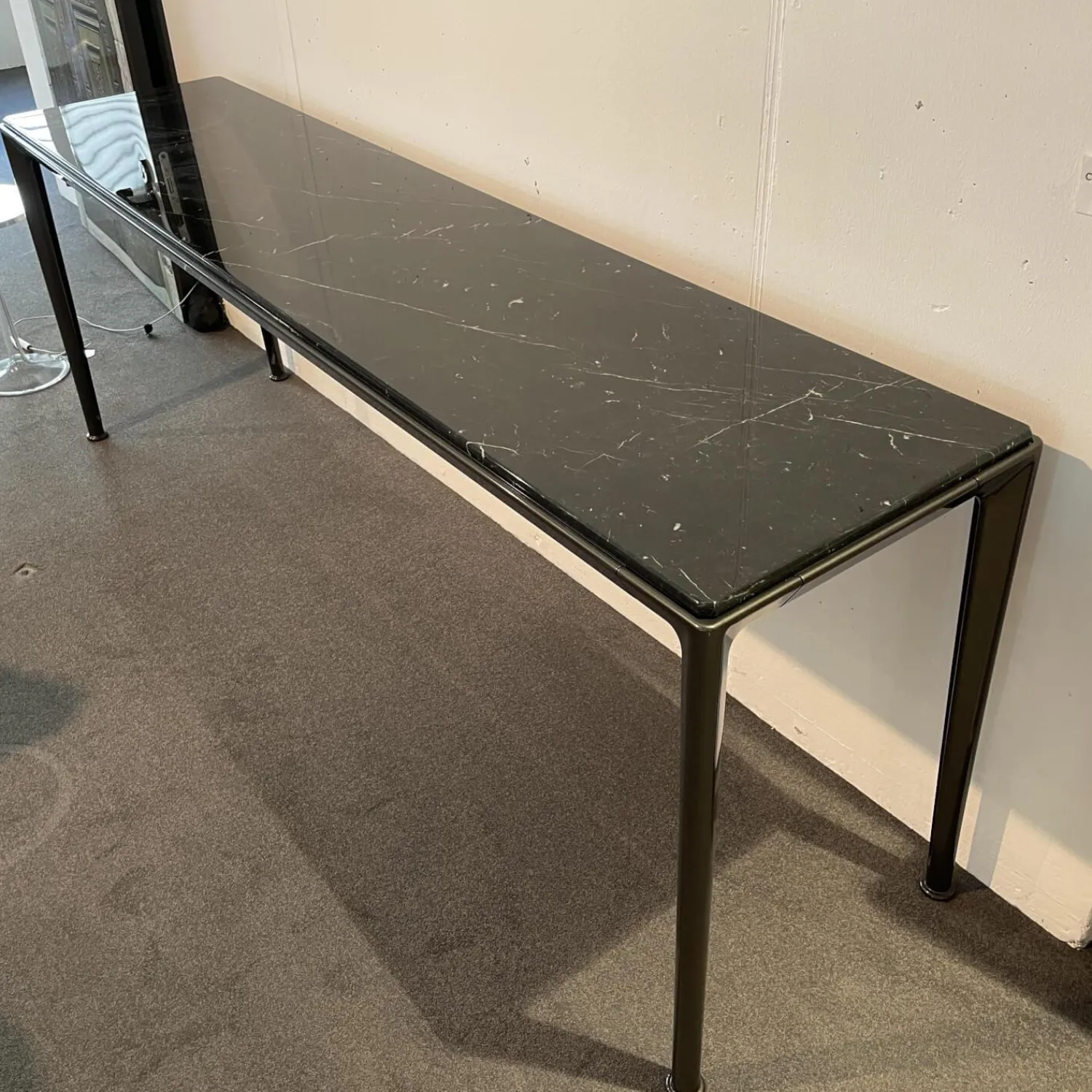 B&B Italia Konsolen|Konsole Mirto Indoor IMT190 6C Platte Marmor Schwarz Marquinia Glänzend Gestell Schwarz Verchromt Lackiert