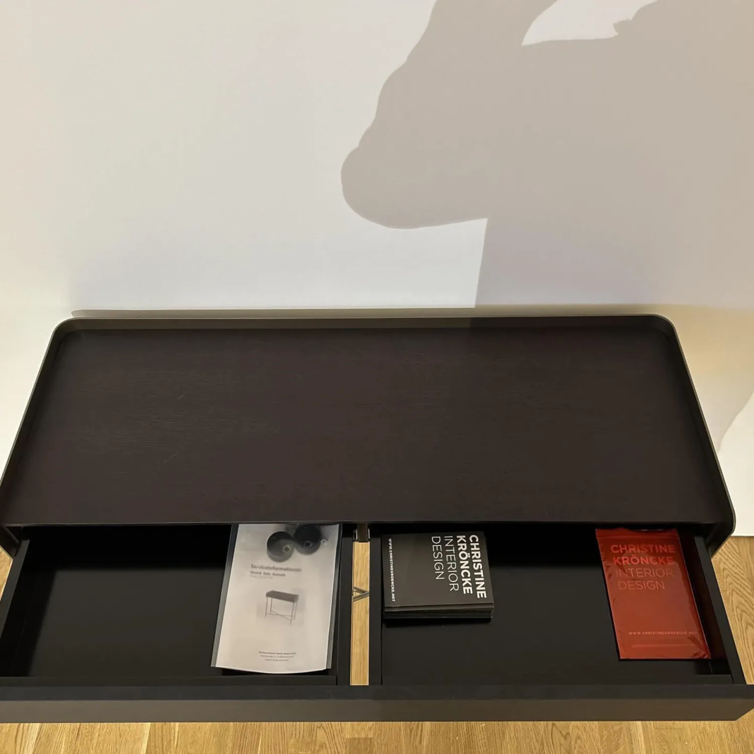 Christine Kröncke Konsolen|Konsoltisch Béla KT 100 Eiche Wengefarbig Furniert Gestell Edelstahl Pulverbeschichtet Bronce Look