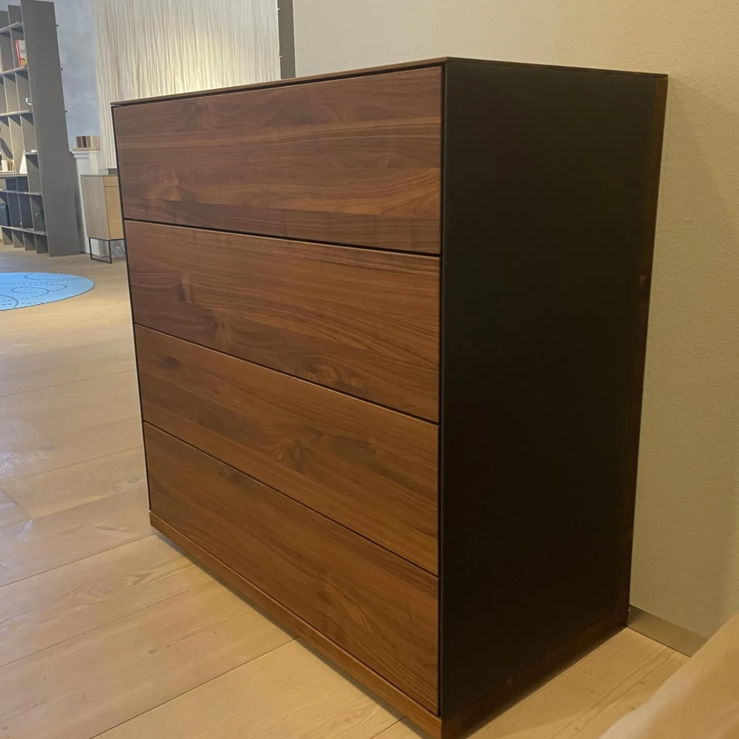 Team 7 Kommoden & Sideboards|Ladenkommode Riletto Naturöl Nussbaum Lederseiten L1 Schwarz
