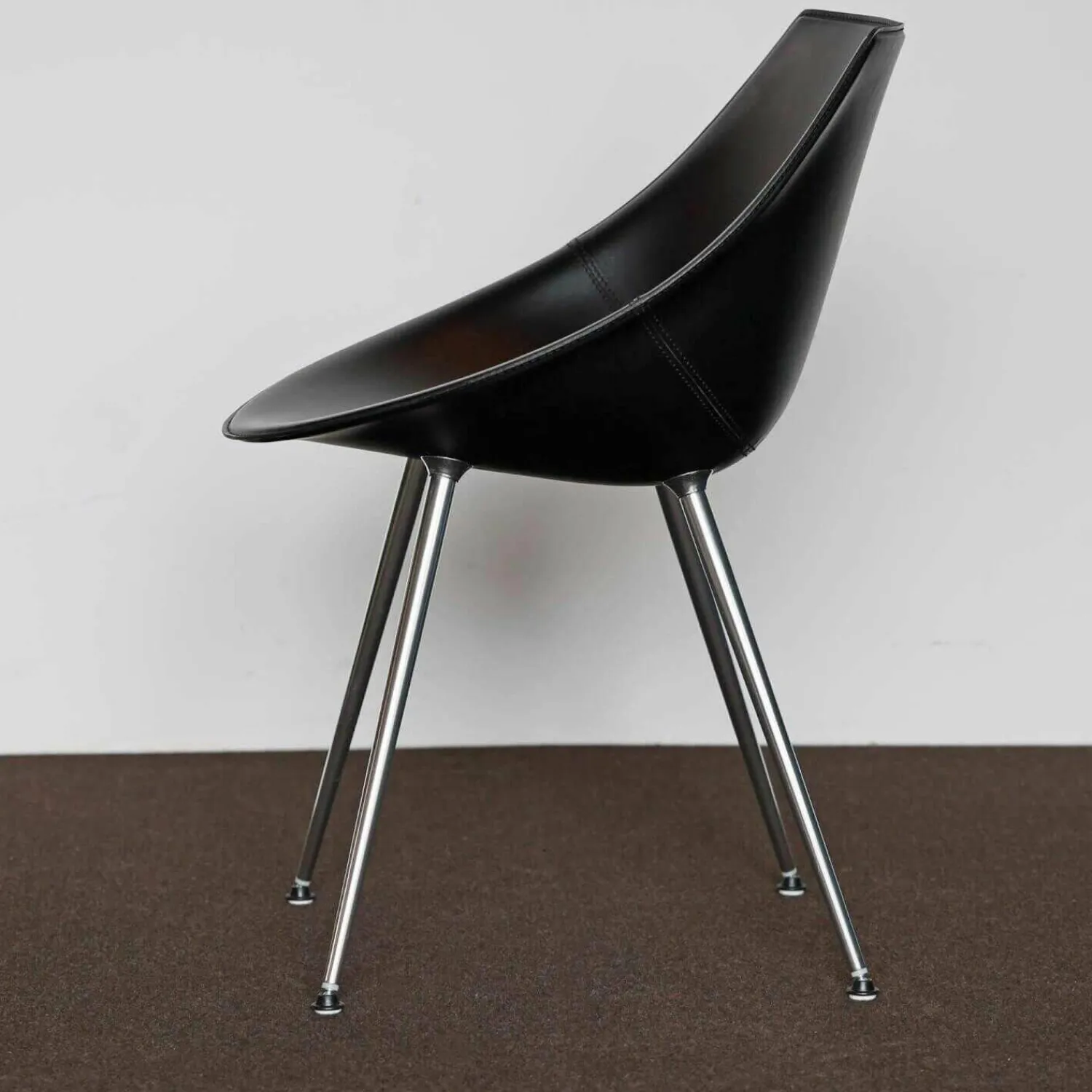 Driade Einzelstühle|Lago Armlehnstuhl Leder Schwarz Beine Aluminium Poliert Mit Kunststoff-Rundgleitern