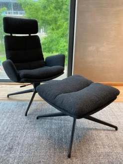 KFF Loungesessel|Lounge Sessel Arva Stoff Ascot Schwarz 2407 Sternfuß Struktur Schwarz Mit Wippmechanismus Inklusive Hocker