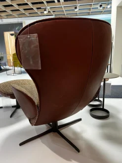 Jori Relaxsessel|Lounge Sessel Daydreamer Innen Stoff Mamaye 204 Braun Beige Gelb Außen Leder Lolita Pralina Braun Gestell Bronze Lackiert Inklusive Hocker