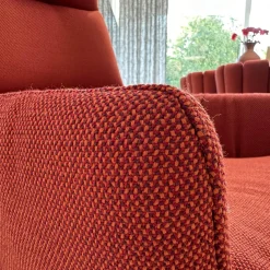 KFF Loungesessel|Lounge Sessel Faye Casual Stoff Rohi Credo Lampion Rot 4 Fuß Sterngestell Drehbar Struktur Schwarz mit Hocker