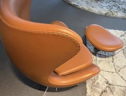 Fritz Hansen Loungesessel|Loungesessel Ei Leder Essential Walnuss Braun Gestell Aluminium Gebürstet Mit Hocker