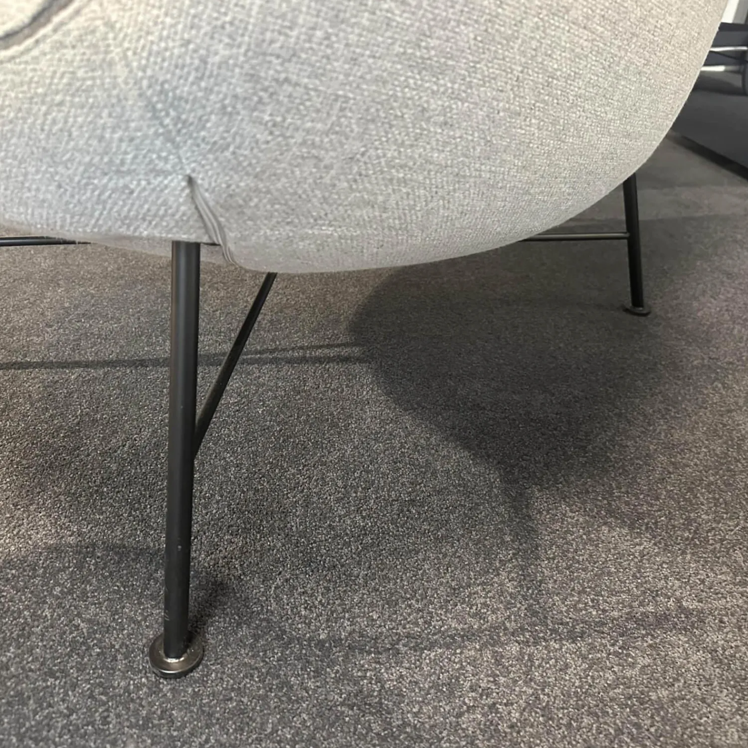 COR Loungesessel|Loungesessel Jalis Stoff 8300 Lichtgrau Grau 4 Fuß Drahtgestell Schwarz Pulverbeschichtet Inklusive Hocker