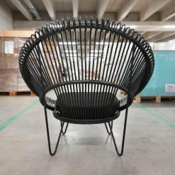 Vincent Sheppard Loungesessel|Loungesessel Roy Cocoon Outdoor Kissen Bezug Sunbrella Schwarz Geflecht Polyethylen Schwarz Untergestell Stahl Schwarz