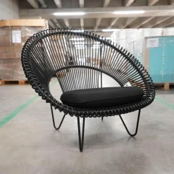 Vincent Sheppard Loungesessel|Loungesessel Roy Cocoon Outdoor Kissen Bezug Sunbrella Schwarz Geflecht Polyethylen Schwarz Untergestell Stahl Schwarz