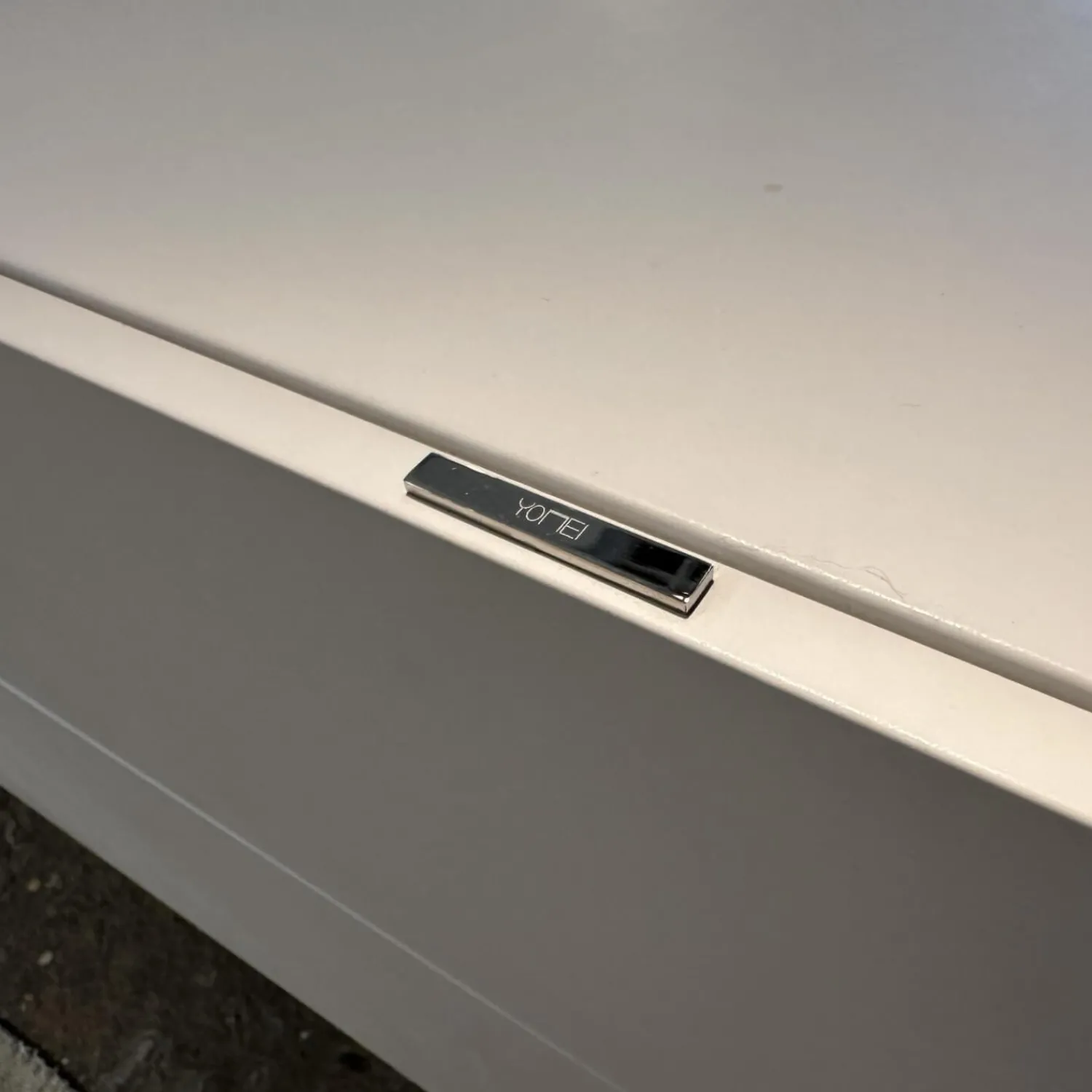 YOMEI Wohnwände & Tv-Lowboards|Lowboard Matrix Leder Weiß 13 Inklusive TV Einsatz Mit Kadelabdeckung