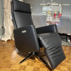 Bielefelder Werkstätten Relaxsessel|Motorsessel Charly Bezug Leder Normandie Schwarz Sternfuß Chrom Glänzend Mit Aufsthehhilfe Und Motorischer Verstellung