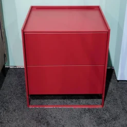 Möller Design Nachttische|Nachtkommode Lean Box Lack Matt 370 Purple Rot Mit Kabelfuge