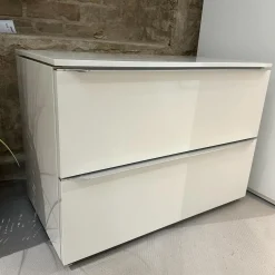 Interlübke Nachttische|Nachttisch Cube Lack Kristallweiß M02 Griffleiste Alufarben 019