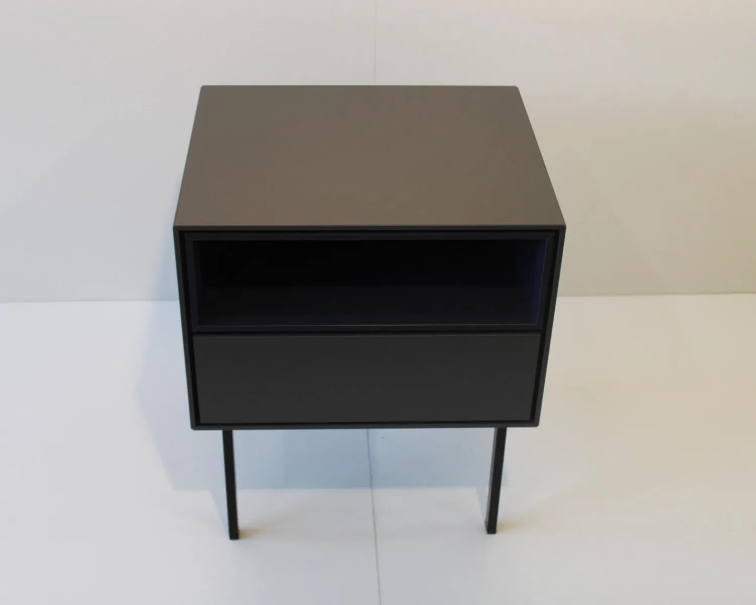 Schönbuch Nachttische|Nachttisch Holz Front 66 Granit Grau Nische 51 Nachtblau