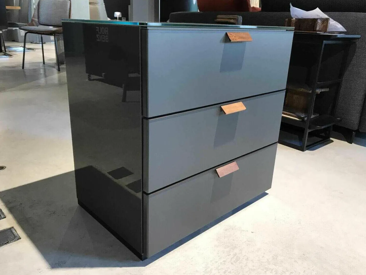 Hülsta Nachttische|Nachttisch Multi Varis Nussbaum Abdeckplatte Glas