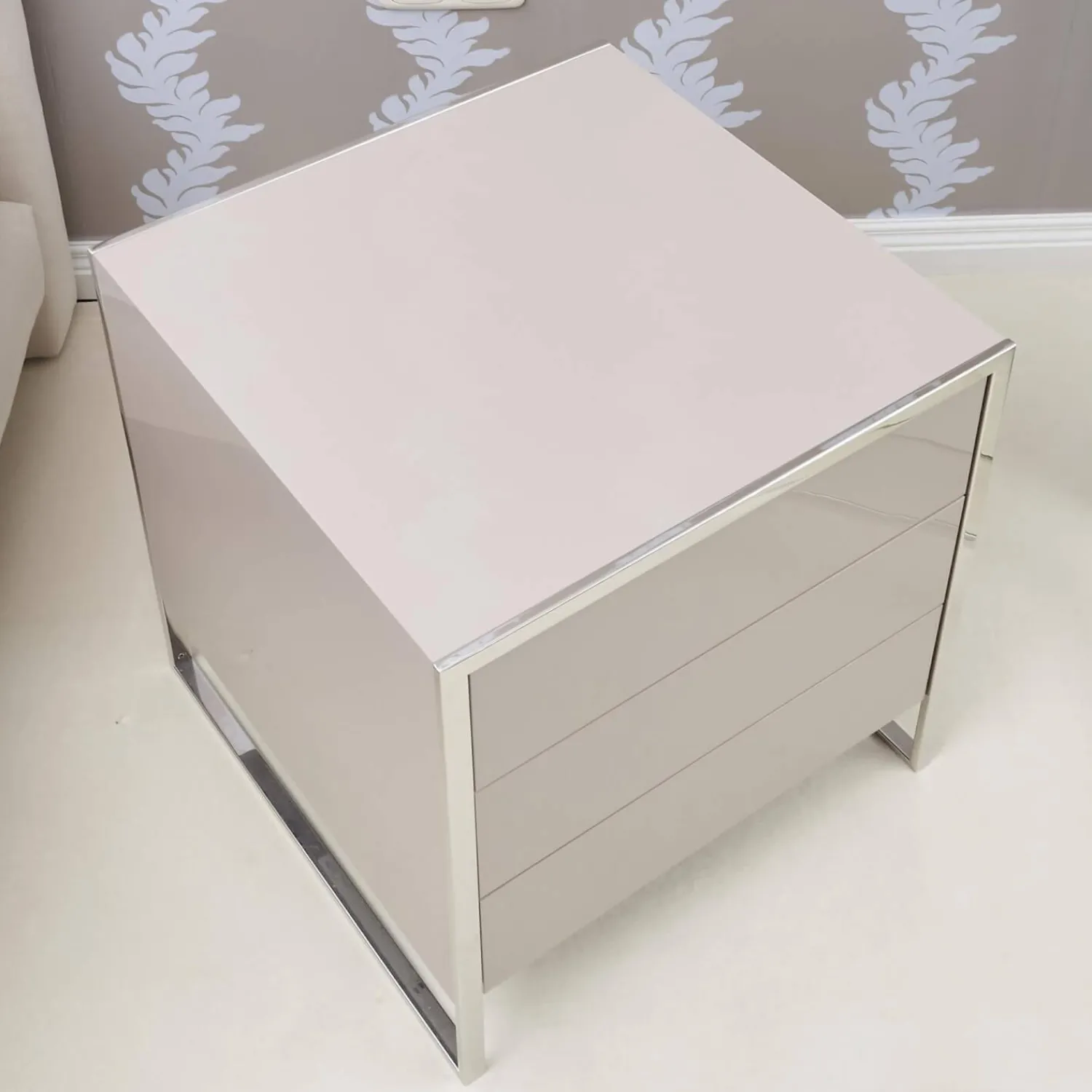 YOMEI Nachttische|Nachttisch Smart Pantex Taupe Gestell Edelstahl Poliert