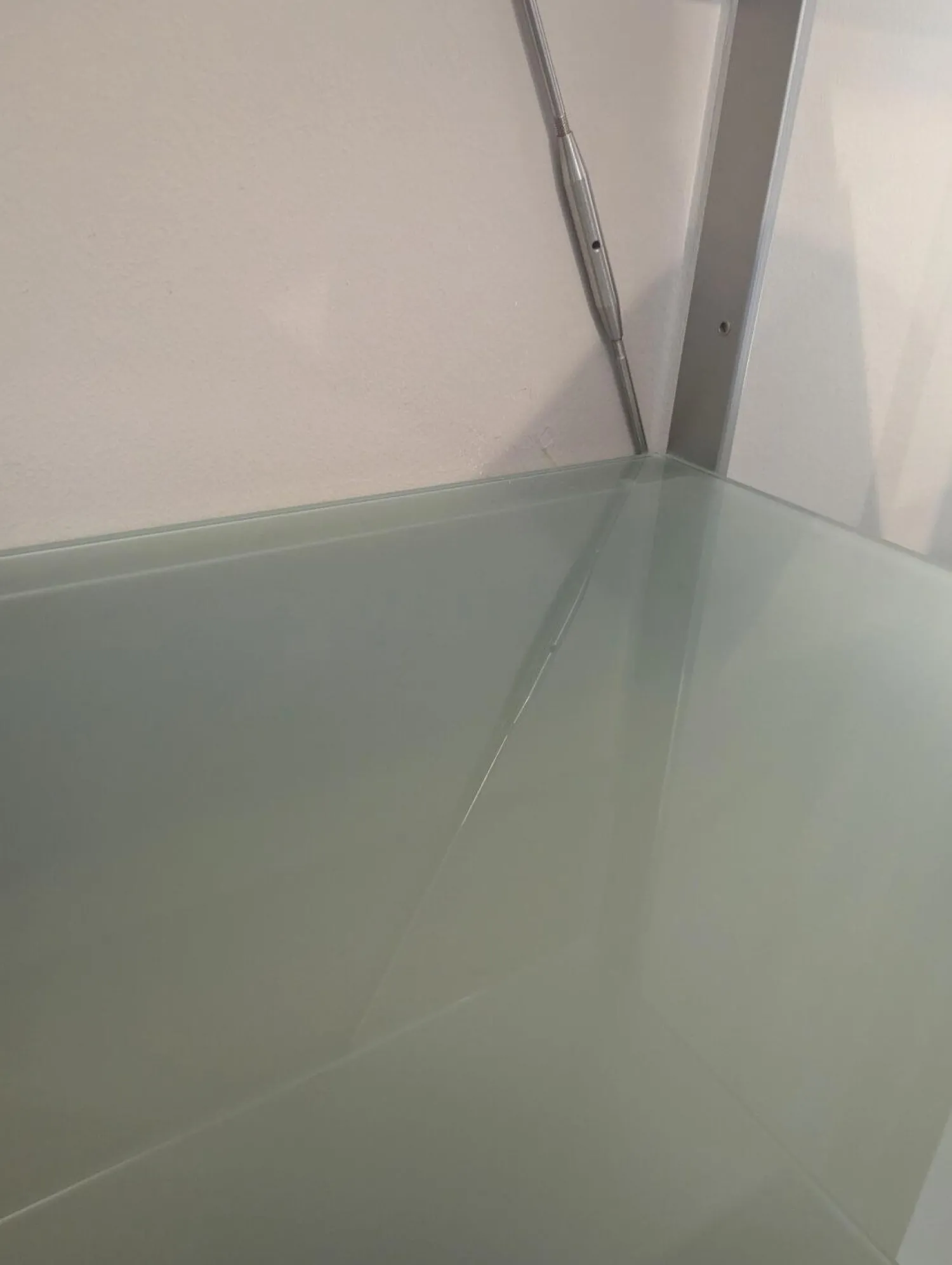 Christine Kröncke Regale|Offenes Regal Satiniertes Glas Metall