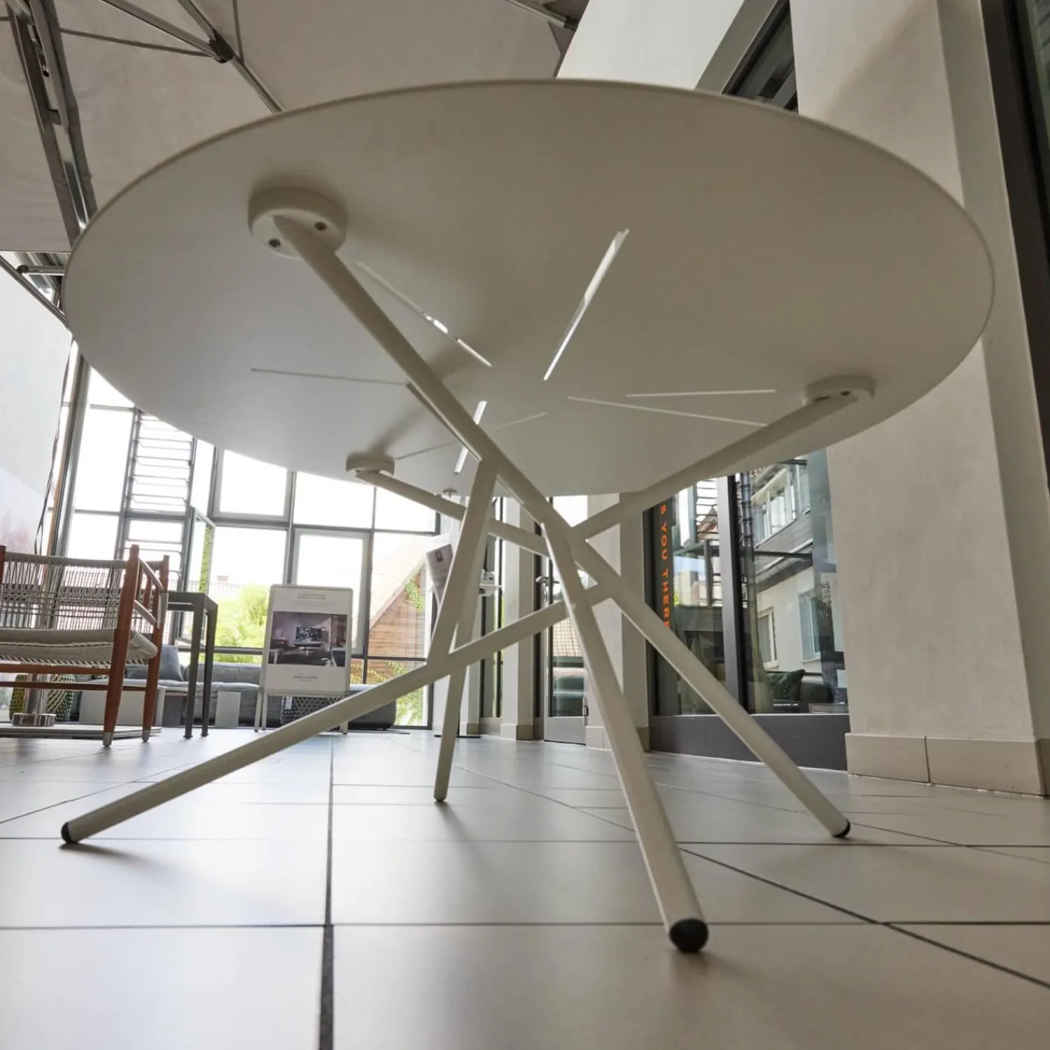 DEDON Beistelltische|Couchtische|Outdoor Couchtisch Mangrove Pure White Weiß Gepulvert