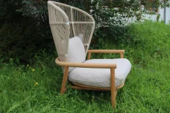 Gloster Loungemöbel|Outdoor Loungesessel Fern Rücken Gewebt Seil White Dune Weiß Hellgrau Gestell Teakholz Kissen Stoff Wave Buff Hellfrau Weiß