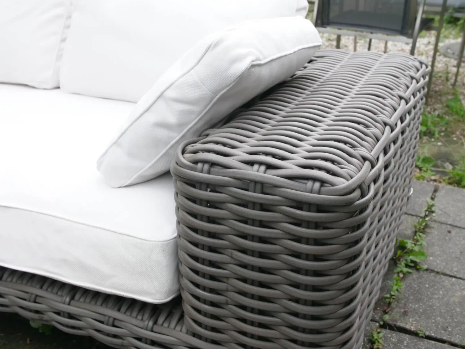 DEDON Loungemöbel|Outdoor Sofa 3 Sitzer Paros Farbe Silt Mit Kissenset Dry+ Plush Farben Linen Off White Inklusive Rolle