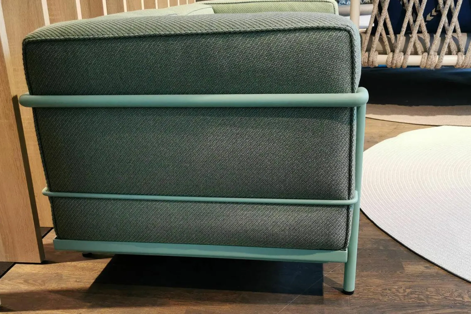 Cassina Loungemöbel|Outdoor Sofa LC3 Stoff Kimo Outdoor Smeraldo Grün Gestell Stahl Grün