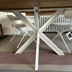 Royal Botania Essgruppen|Outdoorgruppe Tisch Traverse Platte Teakholz 4 Stühle Exes Bezug Stoff Creme Gestell Aluminium Weiß