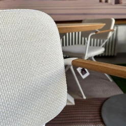 Royal Botania Essgruppen|Outdoorgruppe Tisch Traverse Platte Teakholz 4 Stühle Exes Bezug Stoff Creme Gestell Aluminium Weiß