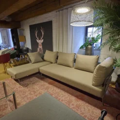 Fast Loungemöbel|Outdoorsofa Aikana Bezug Iron Grey Gestell Haselnuss mit 2 Kissen