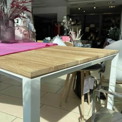 Janua Gartentische|Outdoortisch S600 Akazie Roh Gebürstet Gestell Edelstahl Grauweiß Pulverbeschichtet