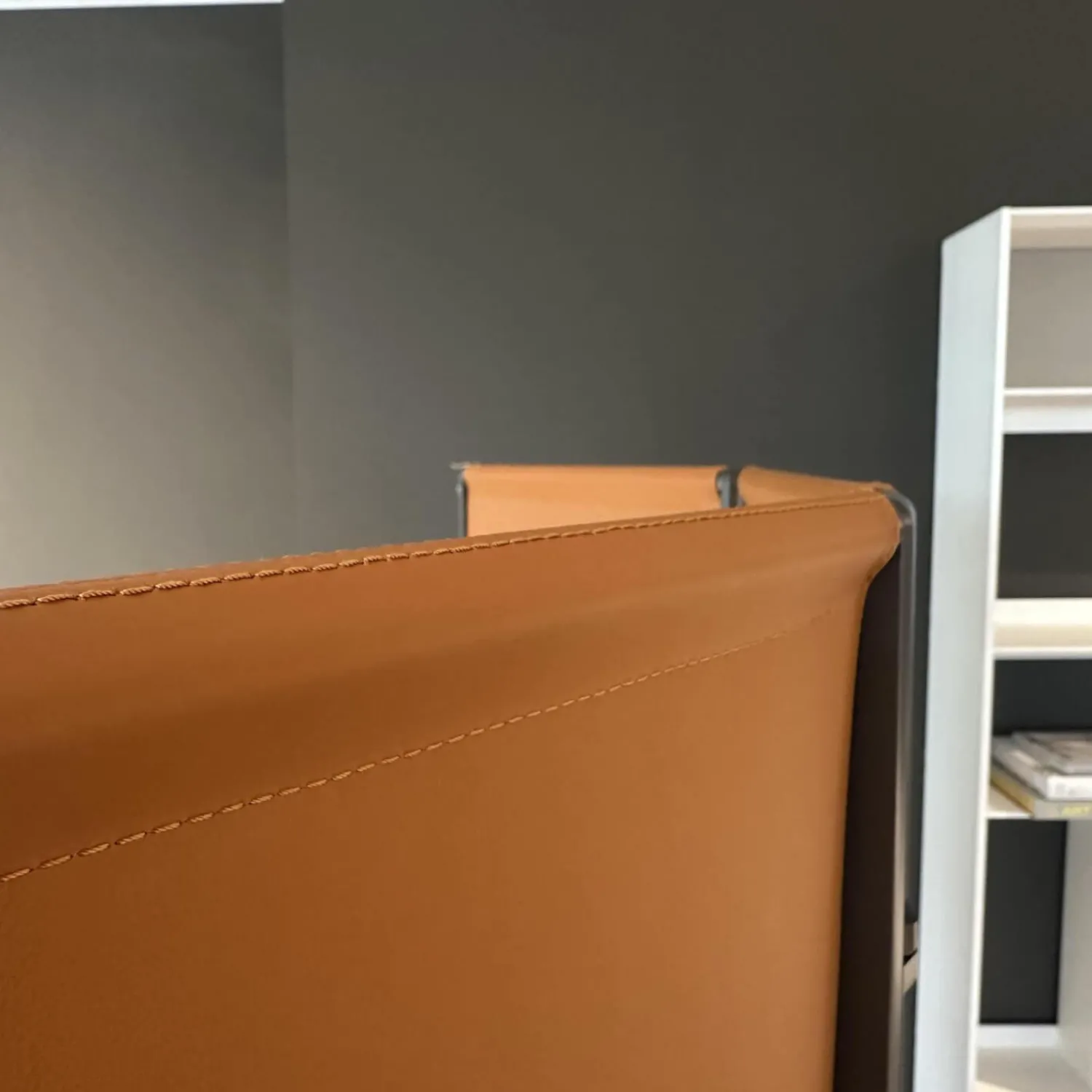 B&B Italia Vitrinen & Highboards|Paravent Quiet Lines Leder Gamma 370 Terra Braun Gestell Nickel Bronzefarben Lackiert