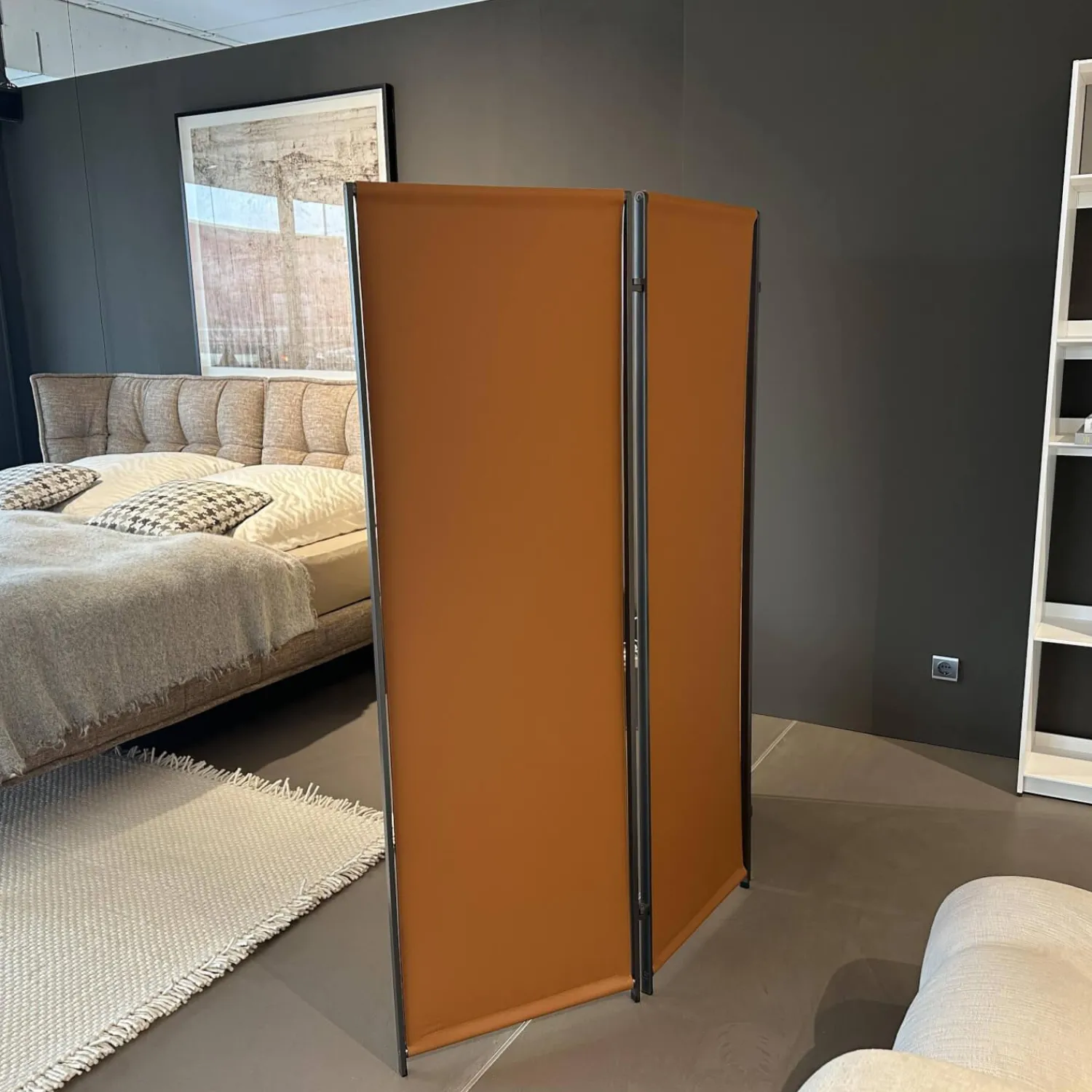 B&B Italia Vitrinen & Highboards|Paravent Quiet Lines Leder Gamma 370 Terra Braun Gestell Nickel Bronzefarben Lackiert
