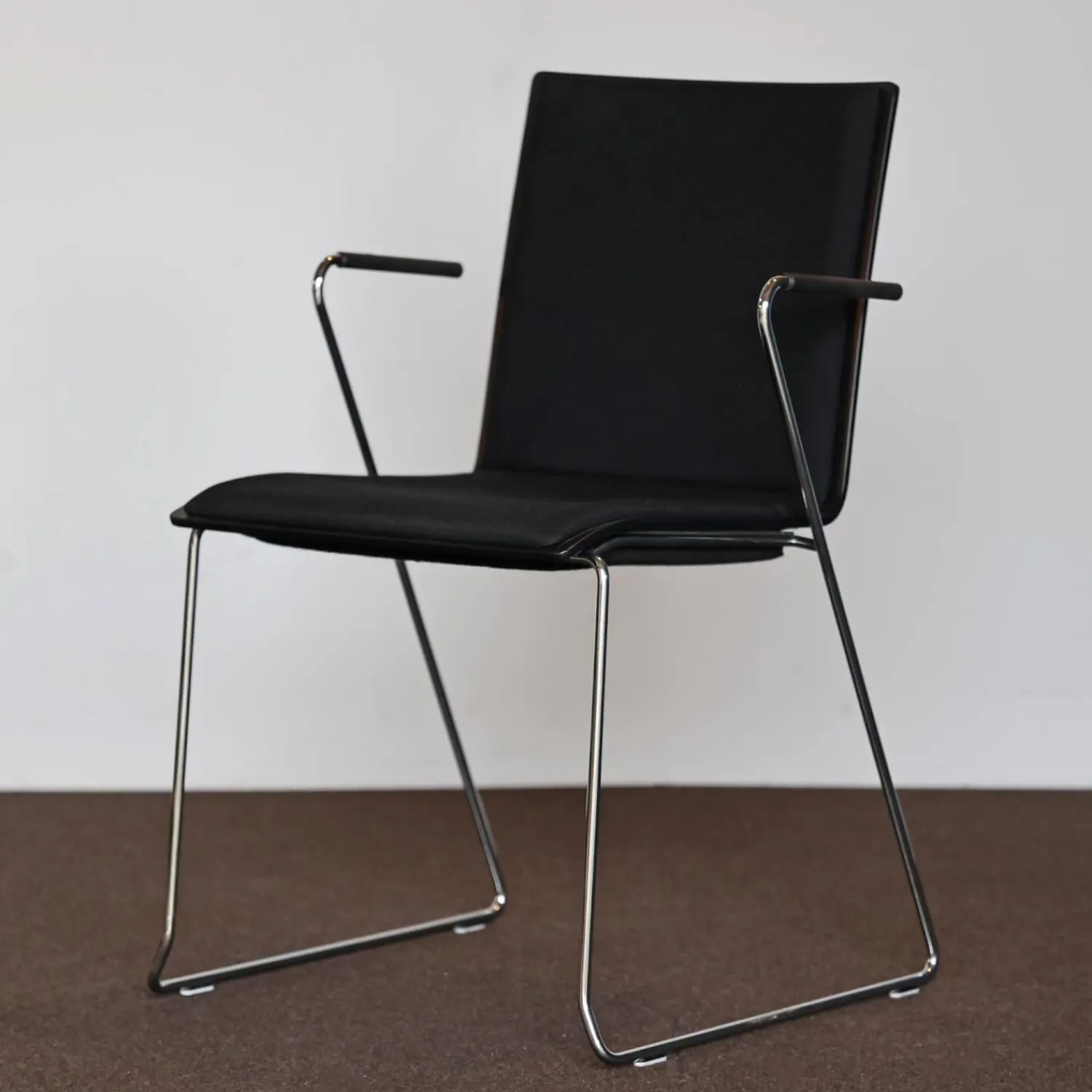 Thonet Einzelstühle|Polsterarmlehnstuhl S182 PFST Bezug Cava3 Schwarz Sitzschale Formholz Buche Schwarz