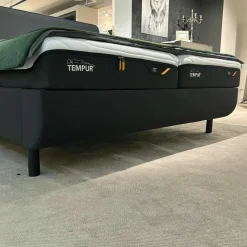 Tempur Polsterbetten|Polsterbett 83020173 Arc Static Disc Textilgewebe Charcoal Grey Grau Füße Eiche Schwarz Matt Lackiert Kopfteil Sensory Ohne Matratze Ohne Lattenrost