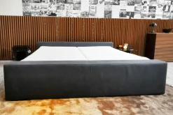 Möller Design Polsterbetten|Polsterbett Brian Kopfteil A Niedrig Leder Novara 0523 Black Off Schwarz Fußplatte Holz Schwarz