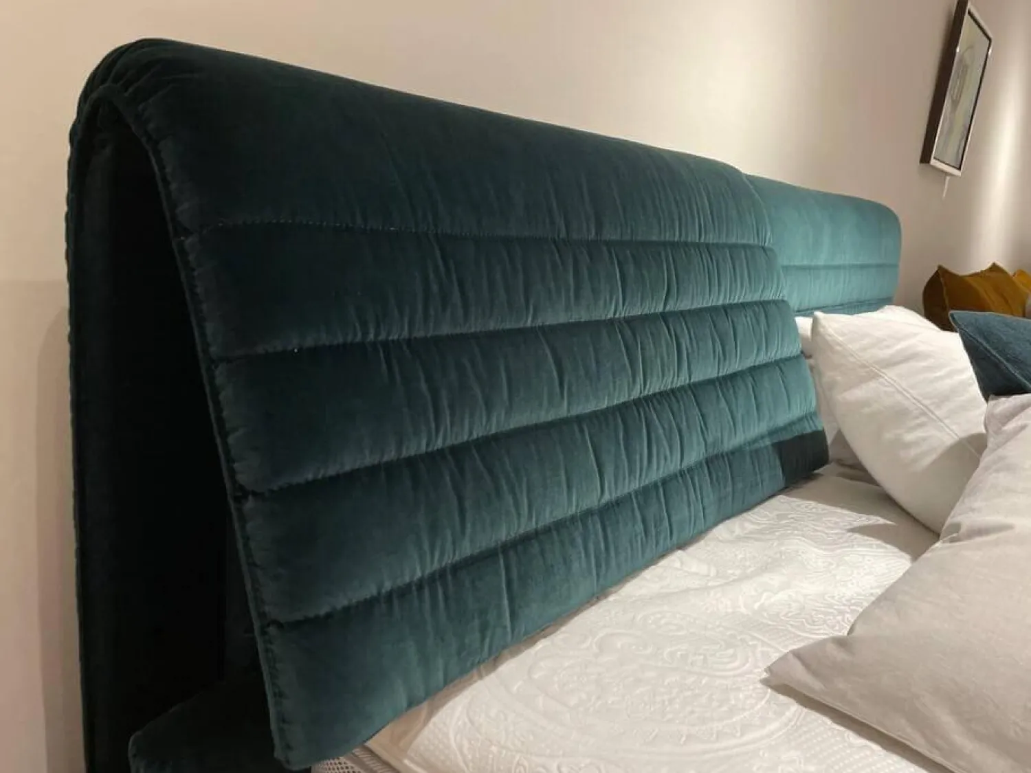 Möller Design Polsterbetten|Polsterbett Pad Stoff Harald 2 982 Dunkelgrün Rücken Echt Metallfuß NY Schwarz Ohne Matratzen Ohne Lattenrost